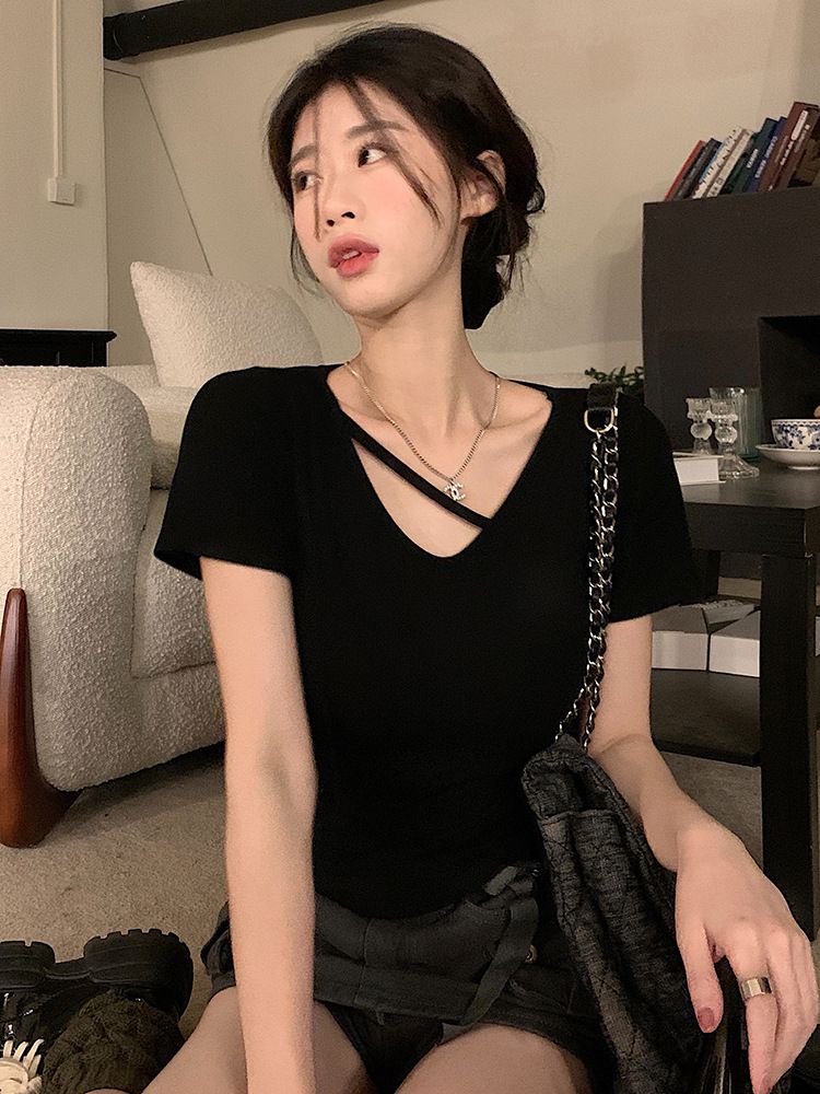 있음 선적 한국 대외 무역 한국 스타일 새로운 V넥 반팔 티셔츠 여성 의류 여름 불규칙 쇼트 스타일 몸매 가꾸기 맨위