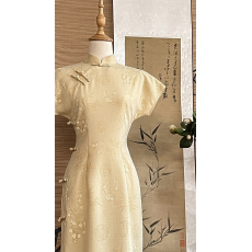 批发黄色<b class='q'>旗袍</b>2026新款改良年轻款少女<b class='q'>夏季</b>新中式连衣裙日常可穿小个子