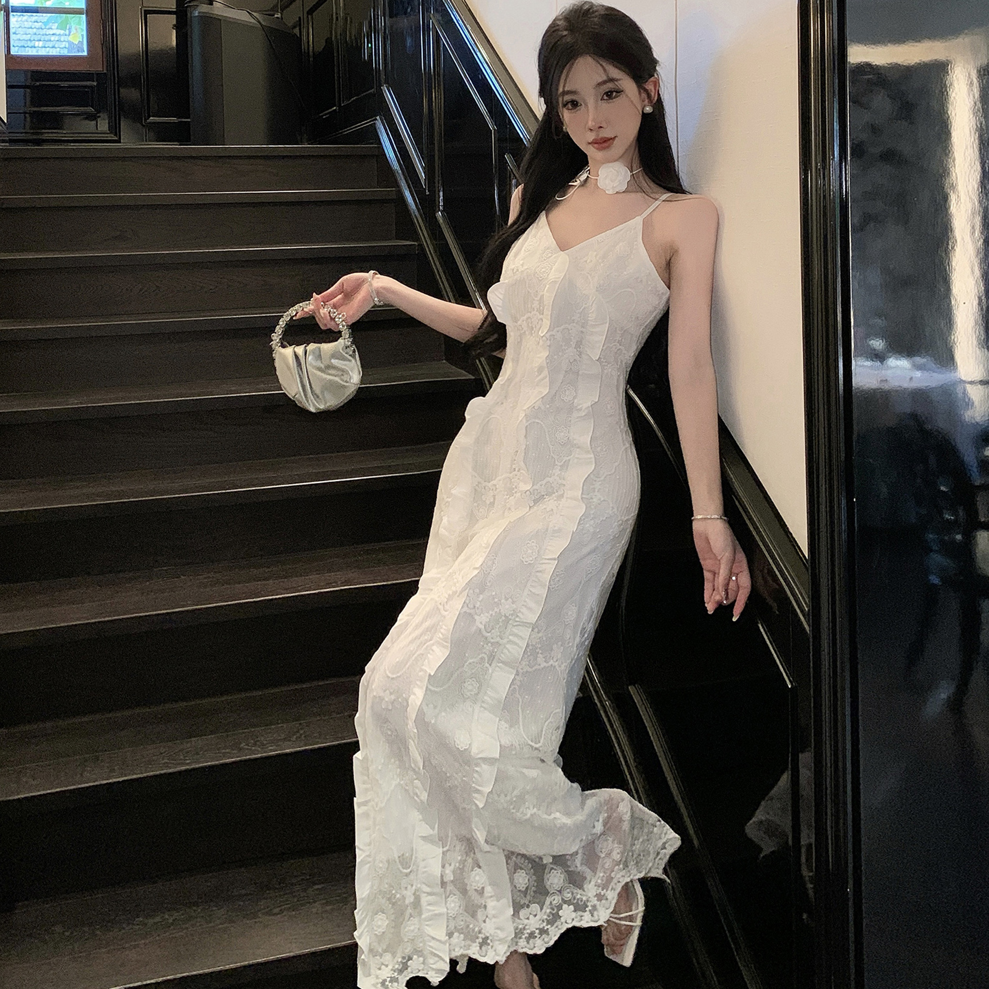 FA34663# 夏V领吊带连衣裙女新款修身显瘦长款优雅度假白色蕾丝包臀紧身裙 服裝批發女裝批發服飾貨源
