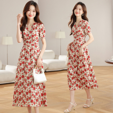 批发实拍 法式复古碎花<b class='q'>连衣裙</b>新款甜美设计感外海边度假风收腰显瘦