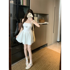 实拍  芭蕾吊带连衣裙女新款高级感白色花苞短裙