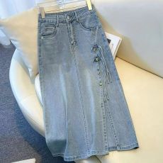 批发新中式国风<b class='q'>牛仔</b>半身裙女夏季薄款2025盘扣中长款开叉包臀裙a字裙