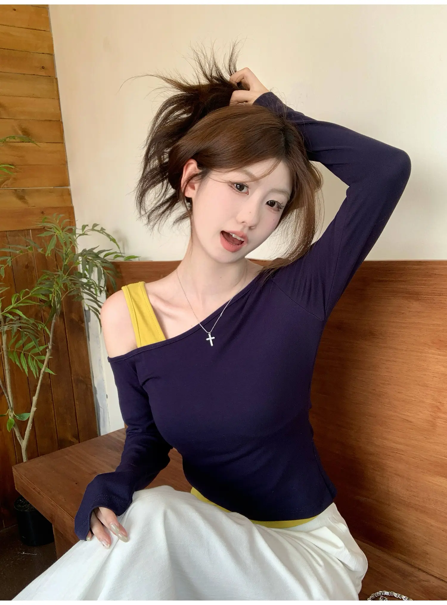 네이비 원숄더 레이어드 긴소매 티셔츠 상세 이미지 1