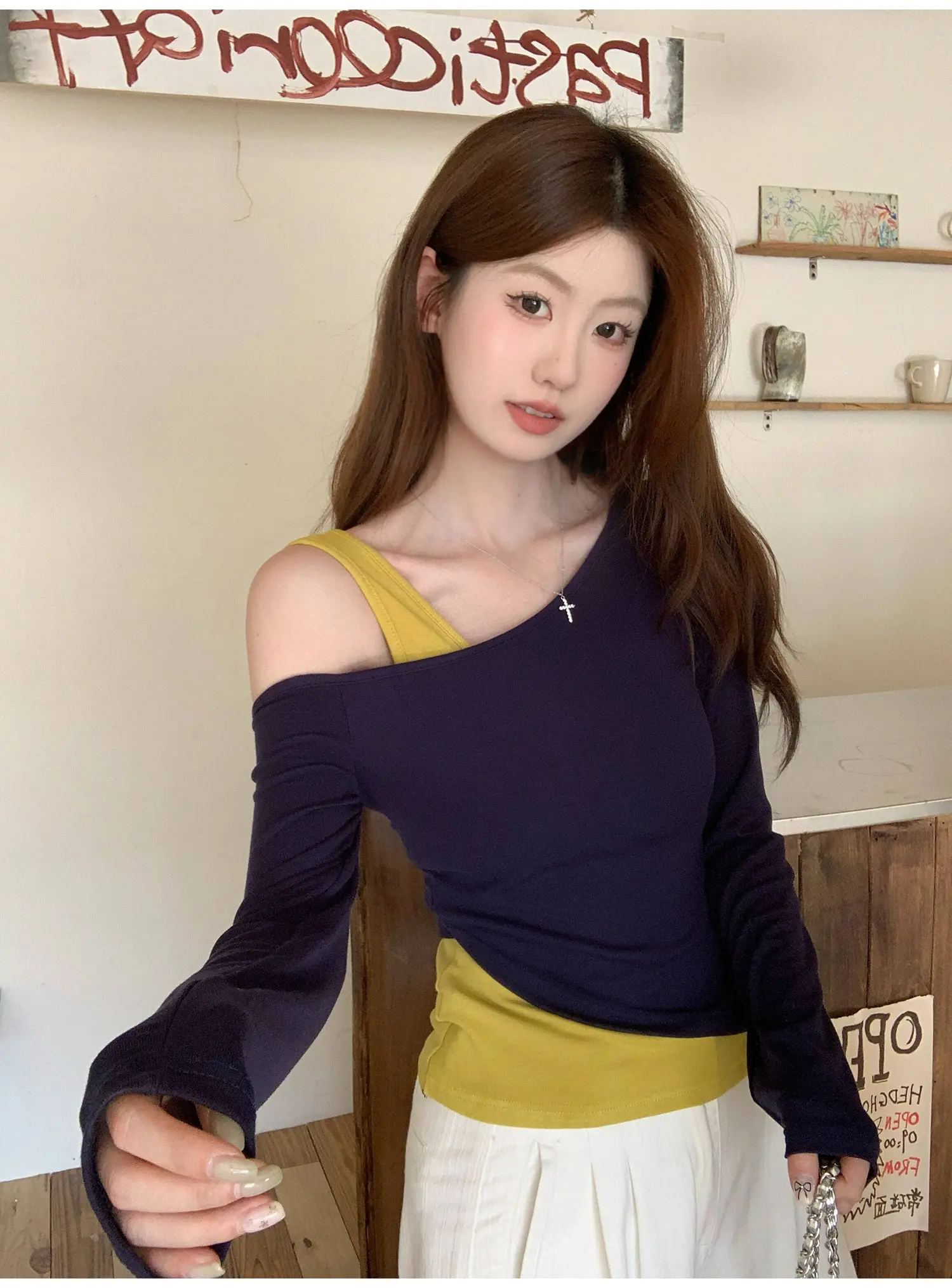 네이비 원숄더 레이어드 긴소매 티셔츠 상세 이미지 4