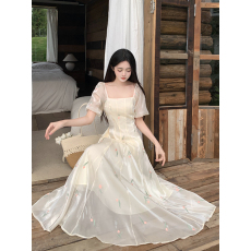 批发实拍~大码女装流光花雾少女法式浪漫郁金香<b class='q'>绣花</b><b class='q'>连衣裙</b>