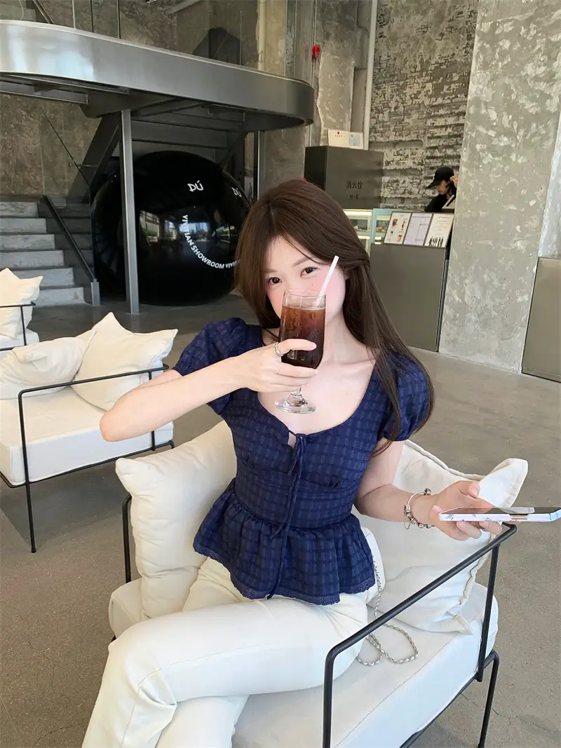 로맨틱 프렌치 스타일 슬림 스퀘어넥 블라우스 상세 이미지 3