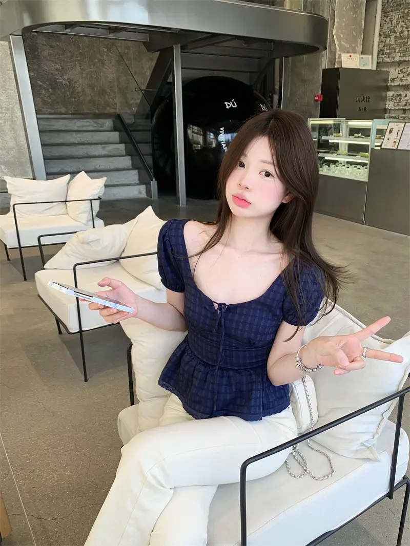로맨틱 프렌치 스타일 슬림 스퀘어넥 블라우스 상세 이미지 9