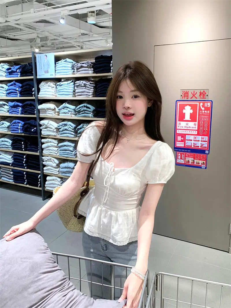 로맨틱 프렌치 스타일 슬림 스퀘어넥 블라우스 상세 이미지 17