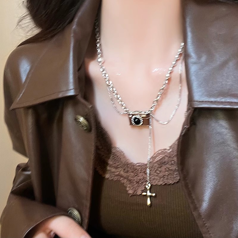 CX13360# 最便宜饰品批发  搞怪复古立体相机项链女嘻哈风轻奢小众独特设计感毛衣链卫衣链