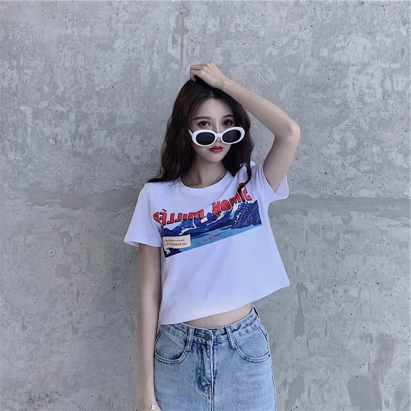 있음 선적 여름 화이트 쇼트 스타일 티셔츠 여성용 짧은 소매 ins 트렌디 몸매 가꾸기 슬림해 보이는 외국 가스 이슬 뼈의 심장 기계 맨위 여성