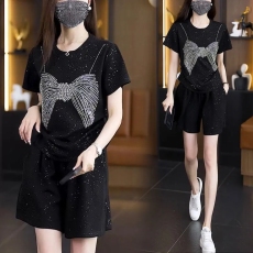 批发2026夏季新品烫钻重工设计上衣<b class='q'>短裤</b>两件套休闲时尚减龄显瘦<b class='q'>套装</b><b class='q'>女</b>