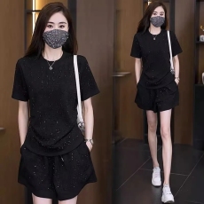 批发时尚烫钻休闲运动<b class='q'>套装</b>2026夏季年轻洋气短袖<b class='q'>短裤</b>慵懒风显瘦两件套