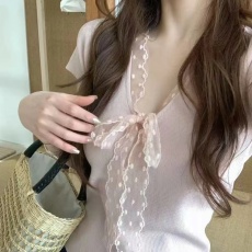 批发韩系V领绑带蕾丝拼接<b class='q'>针织衫</b><b class='q'>女</b>夏季穿搭设计感修身内搭打底衫上衣
