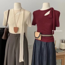 批发2026春季挂脖镂空<b class='q'>针织衫</b><b class='q'>女</b>短袖设计感小众修身打底衫法式chic上衣