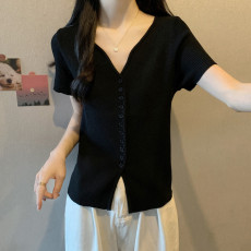 批发实拍 胖妹妹夏装大码<b class='q'>女</b>装设计感单排扣<b class='q'>短袖</b><b class='q'>T</b><b class='q'>恤</b>显瘦病色上衣减龄潮