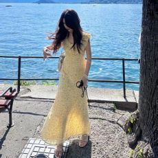 批发大量货，四面弹印花法式V领碎花连衣裙夏季气质度假风荷叶边长裙