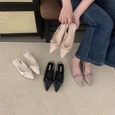 批发蝴蝶结包头凉鞋女2025新款小众设计感百搭通勤约会隐形坡跟女鞋