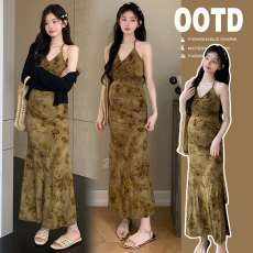 批发实拍2025孕妇秋季新品重工植绒辣妈领挂脖孕妇连衣裙套装6116