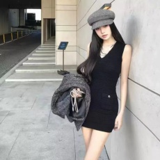 批发2026年春夏<b class='q'>新款</b>气质小香香富家千金感背心连衣裙针织<b class='q'>短裙</b>毛针织裙