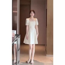 批发法式高级感小个子a字裙新款高级感白色收腰显瘦小香风<b class='q'>连衣裙</b>女夏
