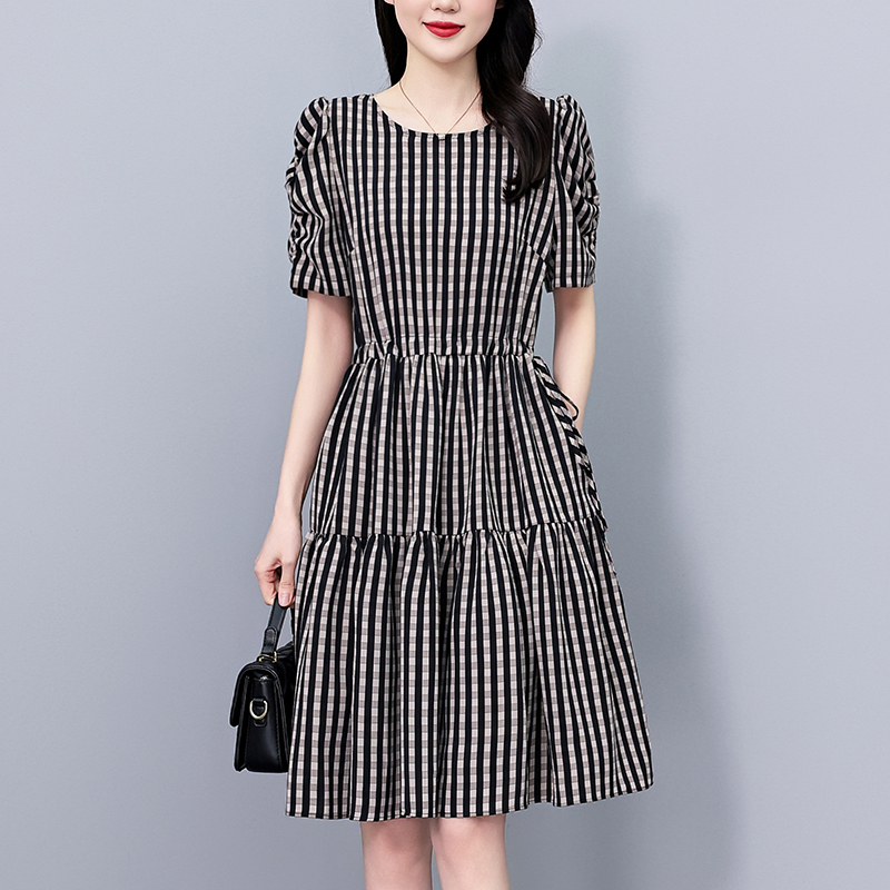 느슨한 슬림 큰 사이즈 여성 의류 지방 mm 뚱뚱한 여동생 래티스 외국 가스 짧은 소매 점프 슈트 치마 여름 새로운 중간 및 긴 섹션