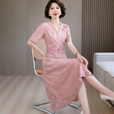 批发晚礼<b class='q'>服</b>女2026新款轻奢喜婆婆婚宴装洋气年轻小个子妈妈喜宴<b class='q'>敬酒</b><b class='q'>服</b>