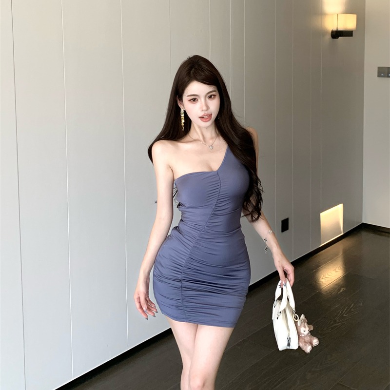 실사 정가 파란색 비스듬한 어깨 여성 드레스 섹시함 주름 허리 수축 몸매 가꾸기 타이트 스커트