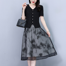 批发遮肚显瘦连衣裙中式盘口2026夏季大码中年<b class='q'>妈妈</b>气质高端雪纺两件套