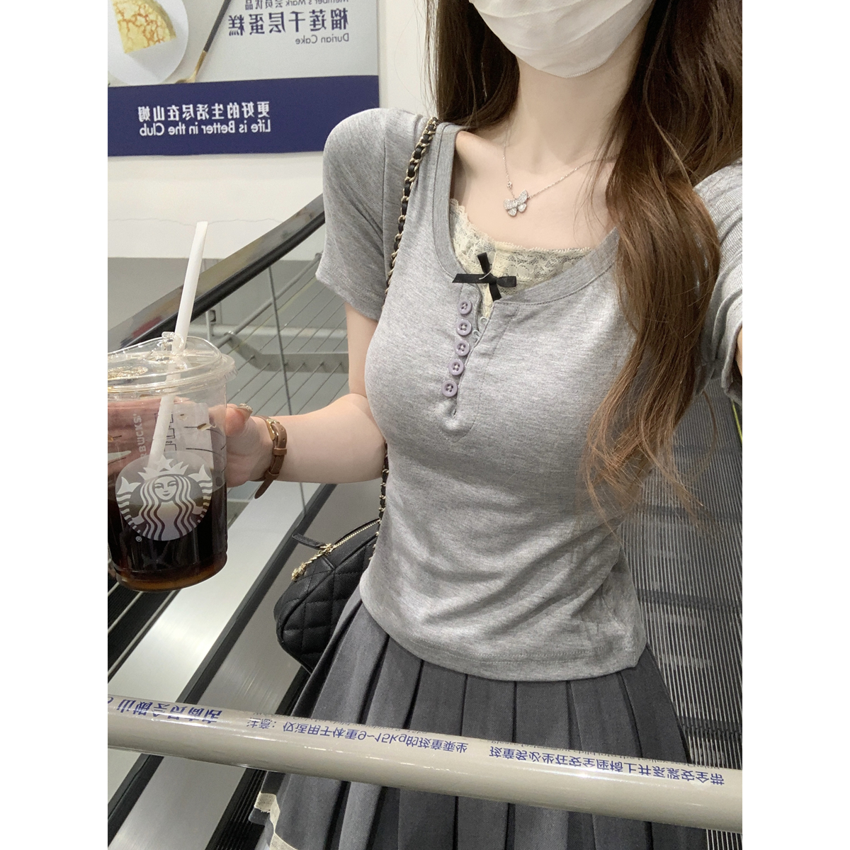 실사 정가 여름 한국 스타일 순수한 욕망 연령 감소 레이스 측면 단추 달콤함 페이크 레이어드 디자인 반팔 티셔츠 맨위