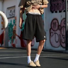 批发<b class='q'>日系</b><b class='q'>复古</b>运动短裤男夏季新款青少年宽松休闲百搭直筒阔腿五分裤