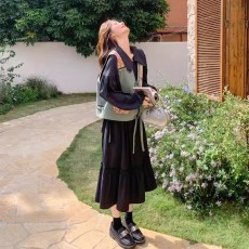 批发2026夏季韩式爆款小香风百搭卡通印花马甲上衣黑色<b class='q'>连衣裙</b>时尚套装