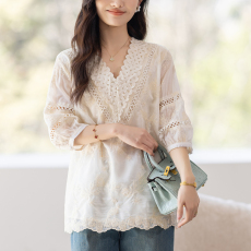 批发限价+12 高级感轻奢时尚绣花V领<b class='q'>衬衫</b>女2025夏新款显瘦七分袖<b class='q'>衬衣</b>