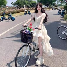 批发高级感<b class='q'>提花</b><b class='q'>连衣裙</b>夏季2026新款设计感重工不规则度假风纯欲风裙子