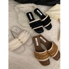 批发夏2025年新款平底鞋INS罗马凉鞋女潮时尚网红爆款休闲沙滩鞋凉拖