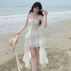 批发设计感小飞袖海边度假风连衣<b class='q'>裙</b>2026夏季新款不规则辣妹生日<b class='q'>裙</b>子女