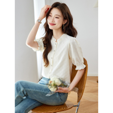 批发复古文艺米白色短袖<b class='q'>衬衫</b>女2026夏季新款提花木耳边立领别致小上衣