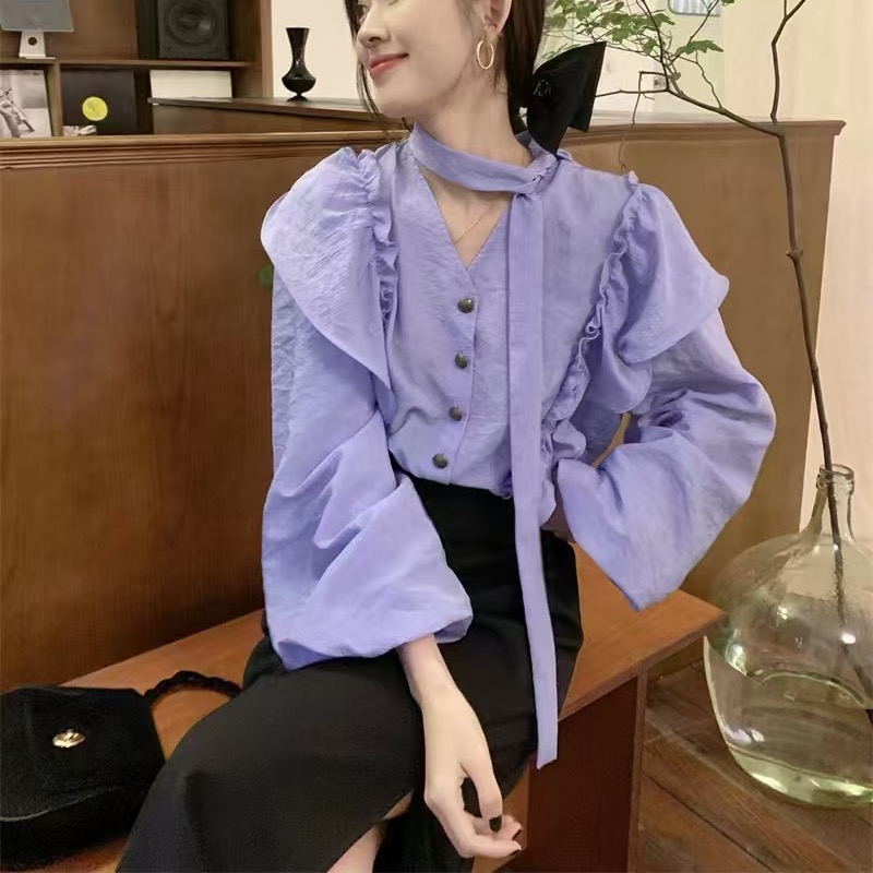 가을 꿈 바이올렛 디스플레이 화이트 레이스 프릴 셔츠