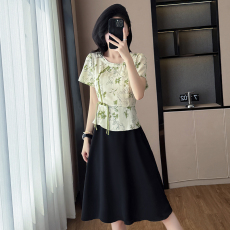 批发大码<b class='q'>裙子</b>2026夏季韩版气质洋气显瘦简约拼接时尚淑女假两件连衣裙