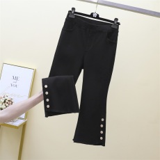 批发实拍大码胖妹妹2026夏季新款开叉不规则重金属扣七分微喇牛仔裤女