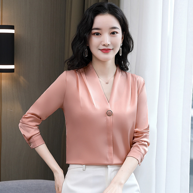실사 셔츠 여성 긴 소매 2026 봄 드레스 여성 경력 품격 V넥 단색 셔츠 외국 가스 뽕나무 누에 실크 맨위