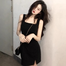 批发黑色性感吊带<b class='q'>连衣裙</b>女早春方领无袖运动风包臀短裙收腰开叉t恤裙