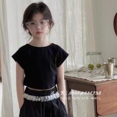 批发女童夏装2026新款<b class='q'>儿童</b>短袖t恤背部镂空短款上衣女孩体恤潮牌炸街