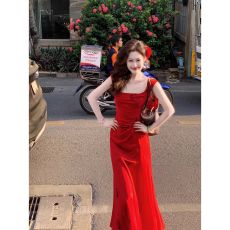 批发原版做法  新款法式高级感红色碎花吊带<b class='q'>连衣裙女</b>夏季海边度假鱼尾