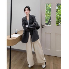 批发灰色西装外套<b class='q'>女</b>春秋新款高级感休闲通勤西服小个子流行爆款