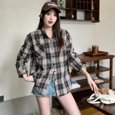 批发实拍复古格子衬衫女<b class='q'>韩版</b>春秋设计感薄款外套宽松慵懒风百搭衬衣服