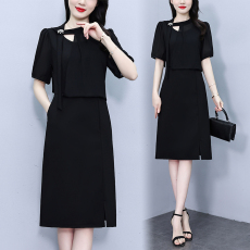 批发实拍2026夏季新款<b class='q'>大码</b><b class='q'>女</b>装收腰显瘦气质法式百搭高级感<b class='q'>连衣裙</b>