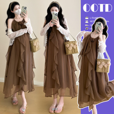 批发实拍现~2026<b class='q'>春</b>季新款孕妇装挂脖露肩荷叶边设计感气质连衣裙套装