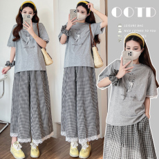 批发实拍夏季时尚新款<b class='q'>百搭</b>短袖T恤猪鼻扣格子阔腿裤孕妇套装配发圈