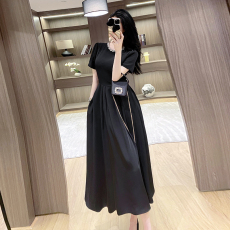批发十三行品质 赫本风黑色镶钻<b class='q'>连衣裙</b>小个子高级感收腰显瘦<b class='q'>长裙</b>