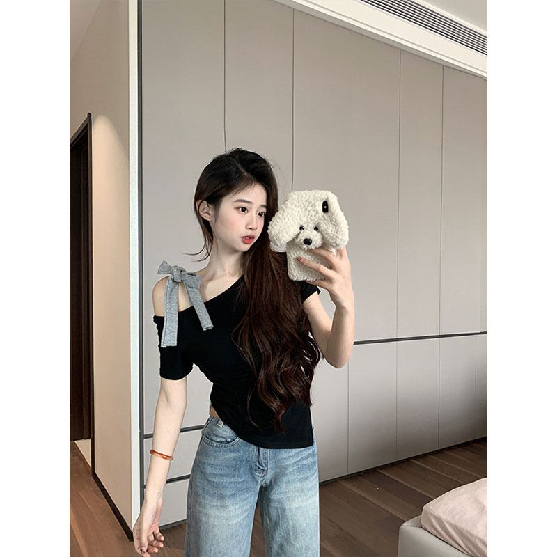 프랑스식 품격 나비 매듭 스트랩 비스듬한 어깨 반팔 티셔츠 여성 여름 새로운 핫걸 디자인 센스 ins 맨위